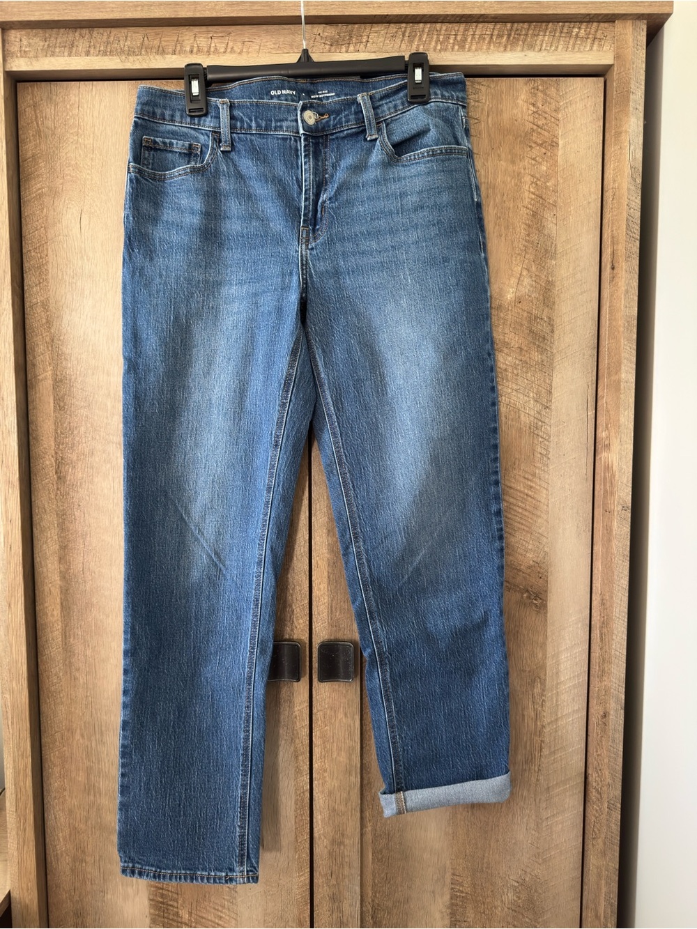 Old Navy Mid-Rise Wow Boyfriend Straight Jeans